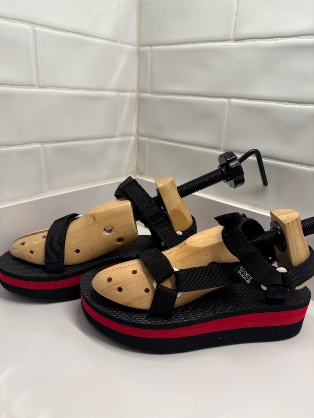 TEVA UNIVERSAL ORIGINAL SPORT SANDAL NWT SZ 9